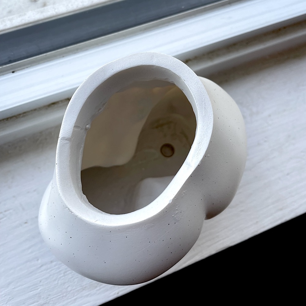 Lower-half Human Likeness Planter - Picture 3 of 4